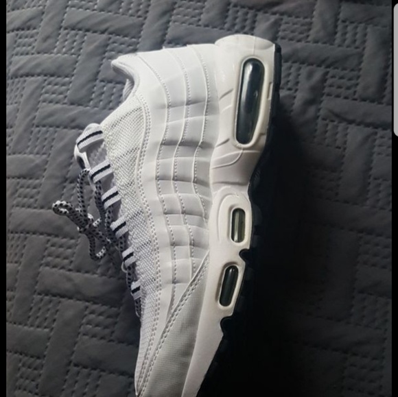 Air Max 96 - Picture 2 of 3